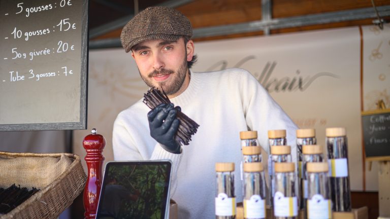 Vanille givrée, « meilleur poivre du monde »… Ce chalet est l’une des grandes curiosités du marché mentonnais de l’artisanat