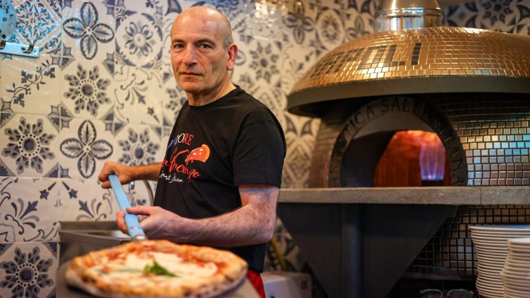 Cette nouvelle pizzeria collectionne déjà d’excellentes notes à Menton, « une immersion dans les rues de Naples ! »