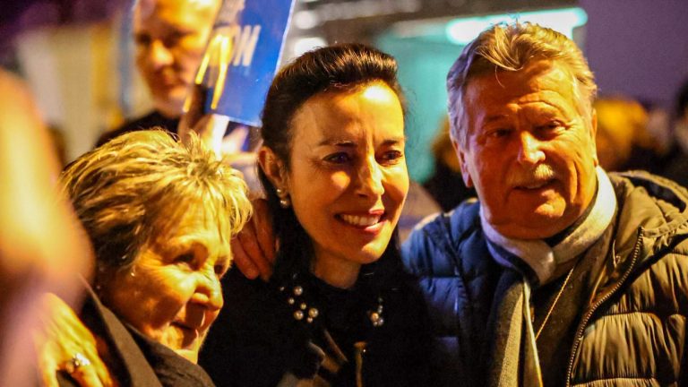 PHOTOS. À Menton, la fête de victoire d’Alexandra Masson vécue de l’intérieur, « nous allons redresser cette ville ! »