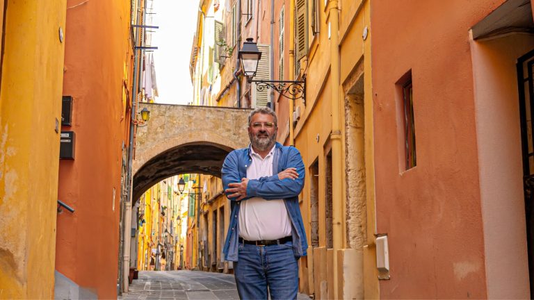 Cette artère emblématique de la Vieille-Ville de Menton bientôt métamorphosée avec de nouveaux commerces ? David Marchisio, adjoint Menton