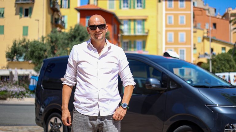 VTC, bornes électriques et petites querelles internes, le patron des taxis de Menton vide son sac Syndicat des Taxis du Mentonnais