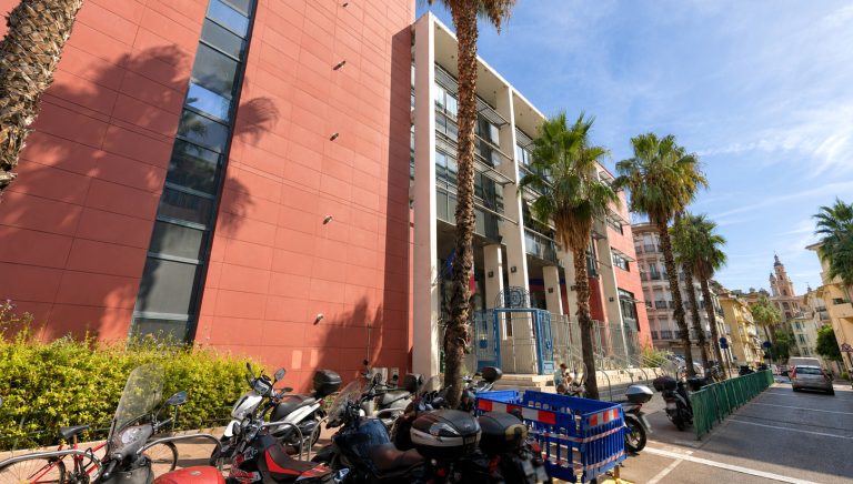 Classement des meilleurs collèges des Alpes-Maritimes 2026 : où se situent les établissements de Menton et de la Riviera ? Collège-André-Maurois-Menton
