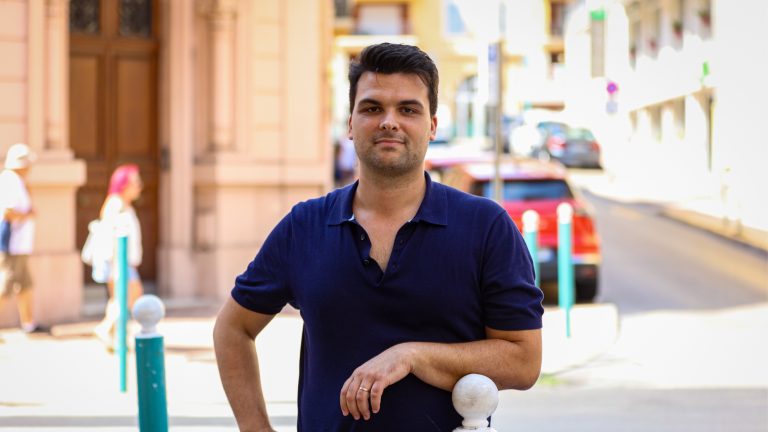 Achats groupés, montée en gamme, école hôtelière… À Menton, le nouveau président des restaurateurs veut faire jouer « la force du groupe » UMIH