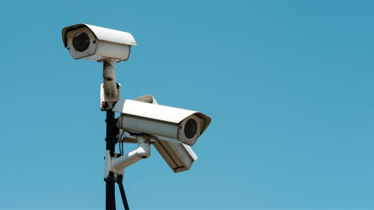 À Menton, la vidéoverbalisation arrive : faut-il craindre l’amende pour deux minutes en double file ? vidéoverbalisation Menton