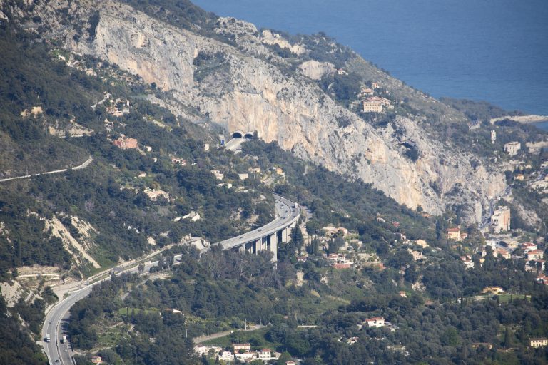 Lavori sull’A8: cosa cambia per gli utenti intorno a Menton e il guaio da evitare nella direzione Francia-Italia Autostrada A8 Menton