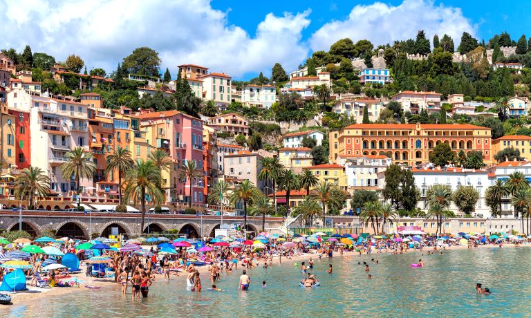 La nuotata nuovamente vietata a Menton: cosa sta succedendo con la qualità dell’acqua quest’estate? Qualità dell'acqua per il bagno a Menton