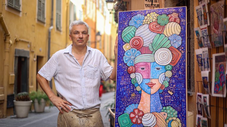 ILS FONT MENTON. Da San Pietroburgo alla Longue Street, questo pittore trae ispirazione dalla città del limone, il suo «luogo di creatività» Yuri Kutyur Menton