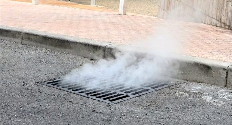 Menton: cos’è questa polvere bianca che uscirà dalle griglie e dalle grondaie questa settimana? Fumee-blanche-CARF