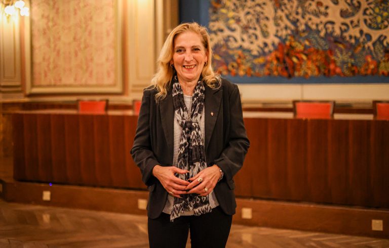 « A volte è il padrone che bisogna educare »: dopo il successo del Salone del Benessere Animali, Pascale Veran annuncia un nuovo parco canino a Mentone Pascale Veran Menton